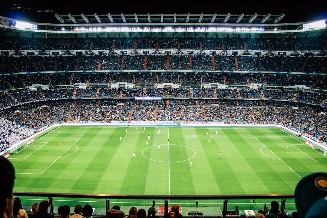 UEFA modifica el sistema de tarjetas en competiciones europeas: las amarillas acumuladas afectarán al equipo