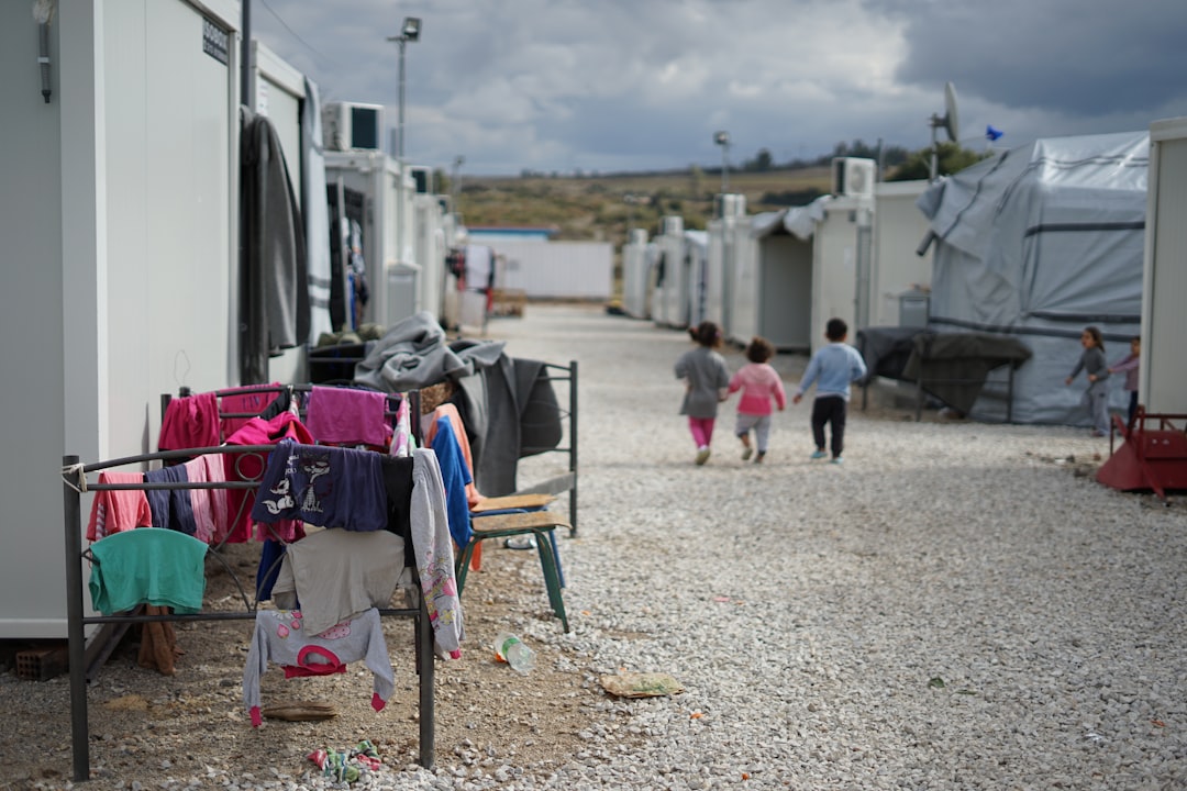 Vox se opone al reparto de menores migrantes que planea el Gobierno español
